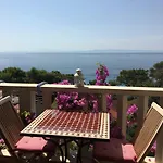 Bose Apartman *